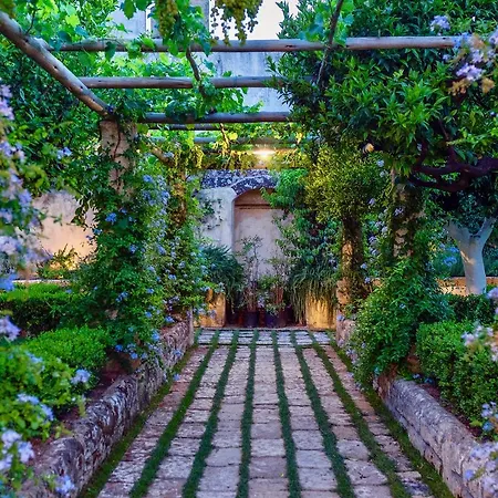 Hotell Castello Di Ugento