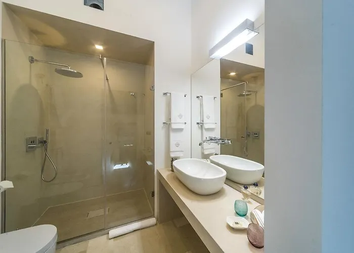 Castello Di فندق أُجينتو